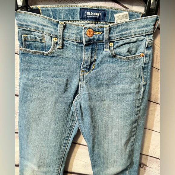 Old Navy Light Blue Wash Distressed Skinny Jeans - Picture 2 of 7